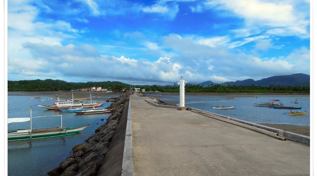 Anim na kahong smuggled cigarettes, nasabat sa Looc Port
