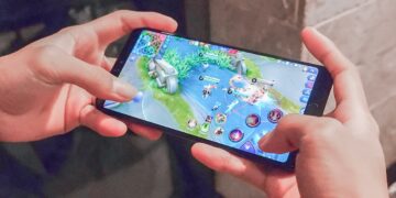 3 naglalaro ng Smartphone sa gilid ng kalsada, sinalpok ng motorsiklo sa San Agustin