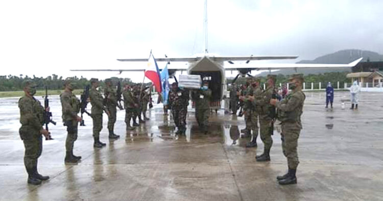 Nasawing sundalo sa Sulu, naiuwi na sa Romblon