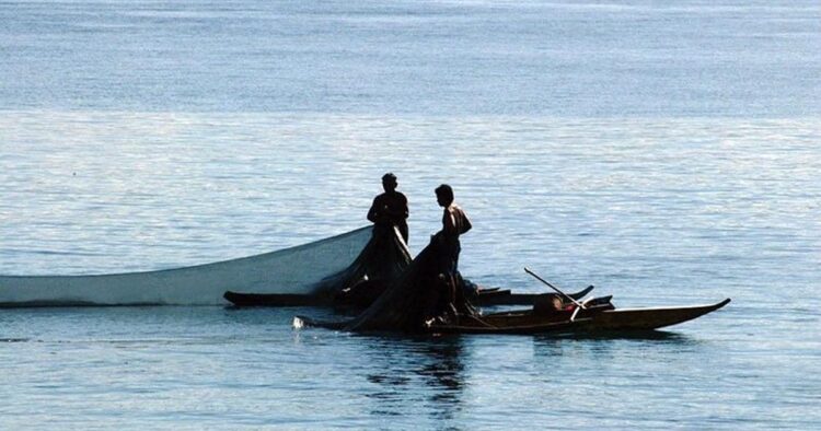 Apat na mangingisdang gumagamit ng compressor, arestado