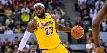 Lakers win 1st finals in decade, clinch 17th title
