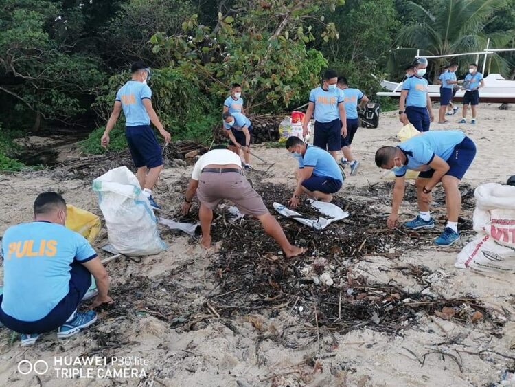 Police Provincial Office, nagsagawa ng clean-up drive sa Romblon