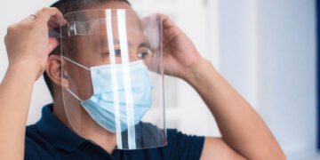 Duterte limits use of face shields to ‘closed, crowded’ areas