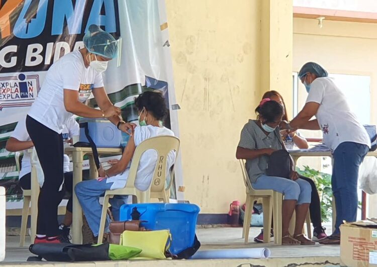 536 senior citizens receive COVID-19 vaccine in Romblon