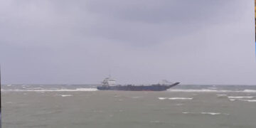 21 crew ng nabahurang LCT Ocean I sa Looc, nailigtas