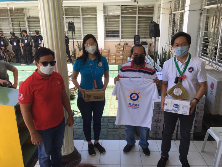 6.8tons na relief goods, dala ni CabSec Nograles sa pagbisita sa Romblon