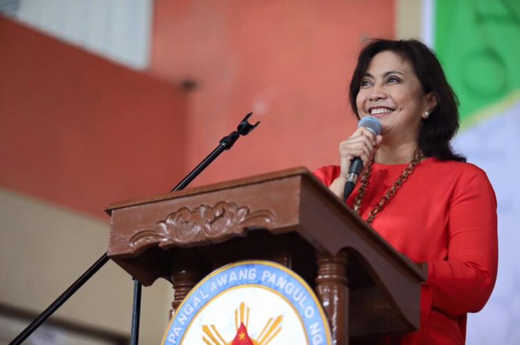 UP Alumni Group Urges Robredo to Run for President