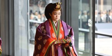 Japan’s Princess Mako marries boyfriend, loses royal status