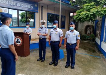 Coast Guard na nagsauli ng nakitang laptop, pinarangalan