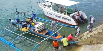 Tatlong nangingisda malapit sa Cresta De Gallo, arestado ng PCG