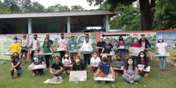 30 college student sa Ferrol, nakatanggap ng school materials