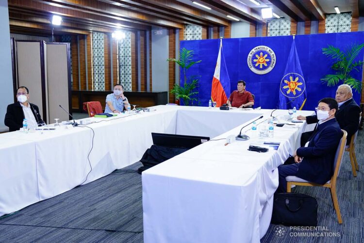President Duterte orders PNP, AFP to back local governments’ vaccination drive