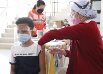Gov’t rolls out COVID-19 booster shots for senior citizens, persons with comorbidities