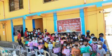 HungryBear reaches out to Anahao School Children