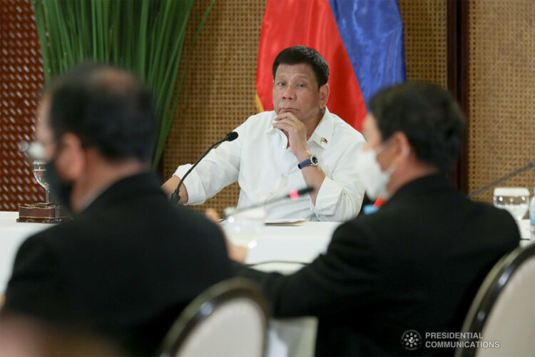 ‘Live longer or die,’ President Duterte warns unvaccinated individuals