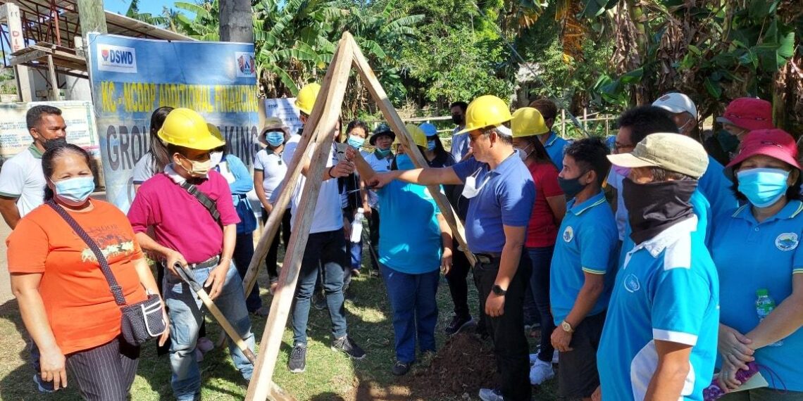 22 solar street lights sa Ambulong, Corcuera; itatayo ng DSWD Kalahi-CIDSS