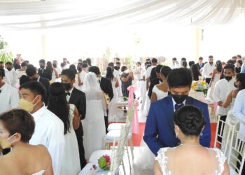52 magsing-irog, sabayang nagpakasal sa Odiongan