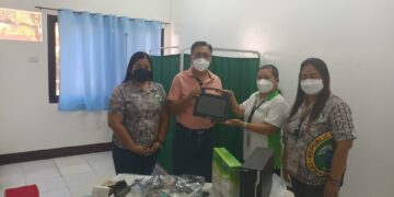 Sablayan Municipal Health Office recieves RxBox Telemedicine Device