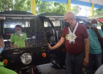 3 ARBOs sa San Andres tumanggap ng sasakyan, fertilizer mula sa DAR