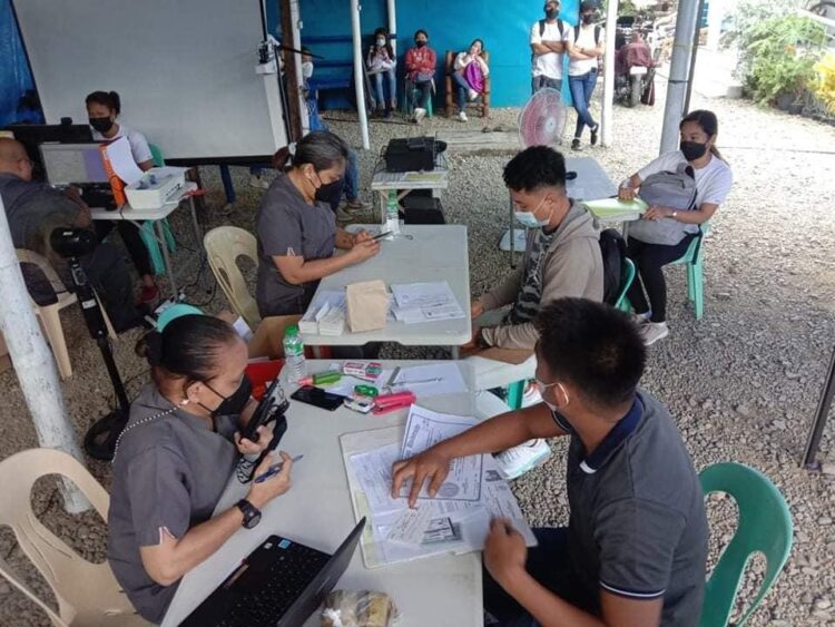587 katao sa Romblon, nag-apply para maging Pulis