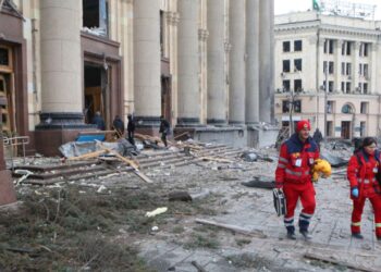 Sino pang-giyera mong lider?