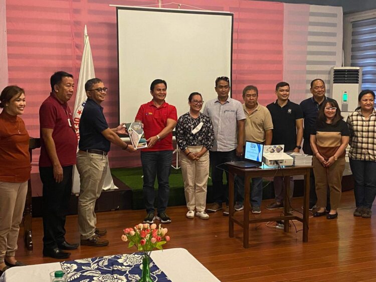DOE pinagkaloob sa Prov’l Gov’t at TIELCO ang updated energy plan ng Romblon