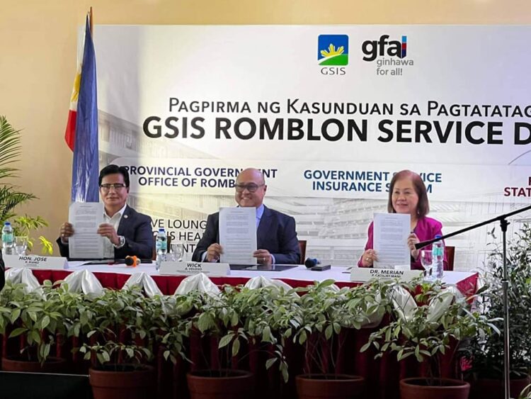 GSIS sets up full time service desk in Romblon to offer convenience to 9k members, pensioners