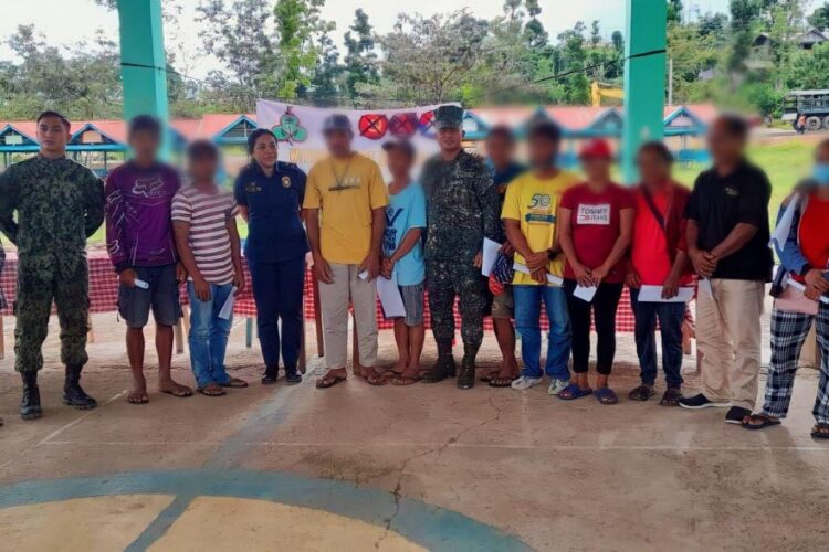 13 mga tagasuporta ng NPA, sumuko sa Palawan