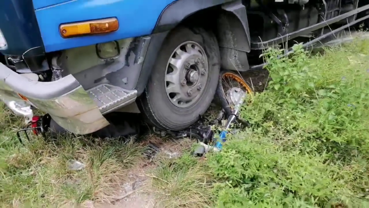Estudyante patay sa salpukan ng motor at truck sa San Fernando