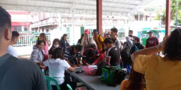 100 pasahero patungong Sibuyan Island, stranded dahil sa malakas na alon