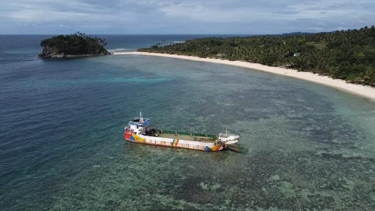 Barge na sumadsad sa Fish Sanctuary ng Ferrol, pagmumultahin ng LGU