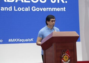 Abalos urges top PNP officials to tender courtesy resignation