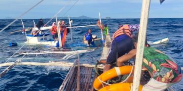 Bangkang may 8 sakay, lumubog sa Palawan