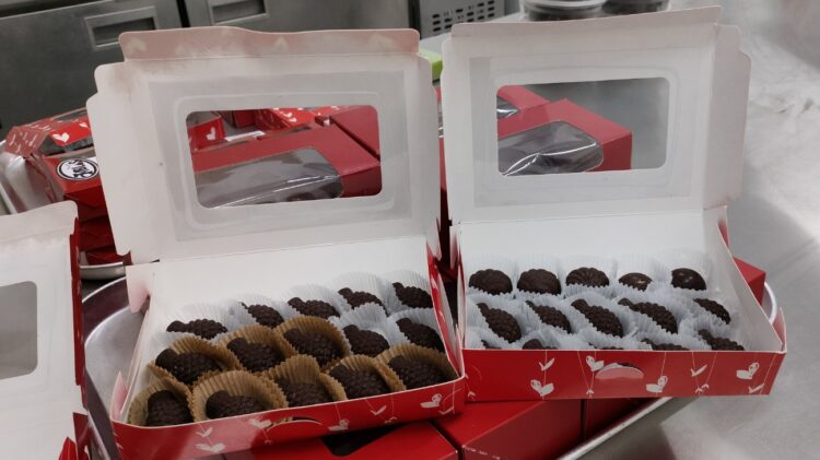 Valentine’s gift idea: Tsokolateng gawang lokal