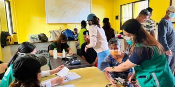 PHO conducts health screening for oil spill responders in Pola