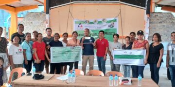 DOLE gives livelihood assistance to two Associations in San Fernando