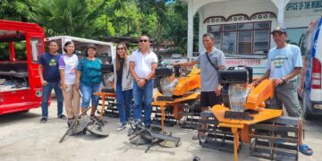 Tatlong magsasaka sa Corcuera, tumanggap ng tractor mula sa LGU