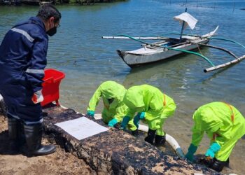 Pinsalang dulot ng oil spill sa MIMAROPA at Western Visayas, umabot na sa P4.7B