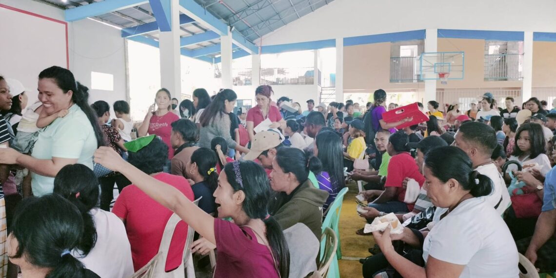1,500 na elementary students sa Calatrava, tumanggap ng educ assistance mula kay Sen. Go