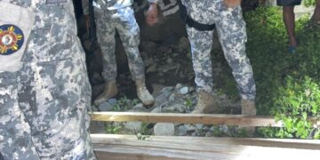 Inabandona na pinutol na kahoy, nasabat ng Coast Guard at DENR