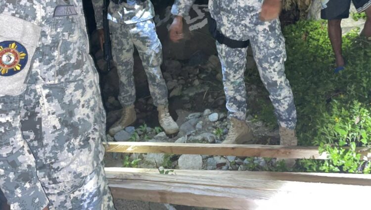 Inabandona na pinutol na kahoy, nasabat ng Coast Guard at DENR