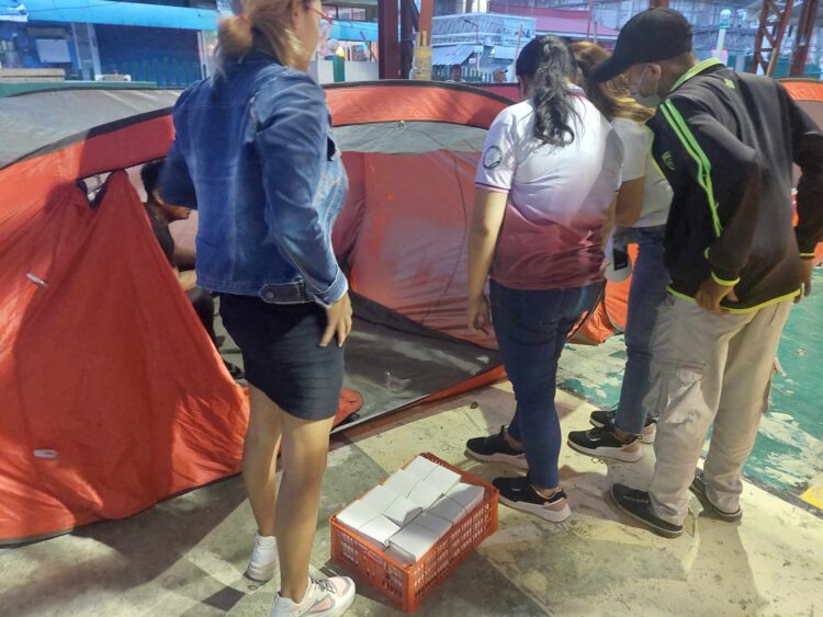 79 na pasahero sa Romblon, stranded dahil sa bagyo