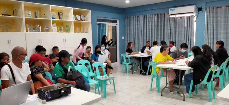 23 rice retailers sa Romblon, tumanggap ng P15k ayuda