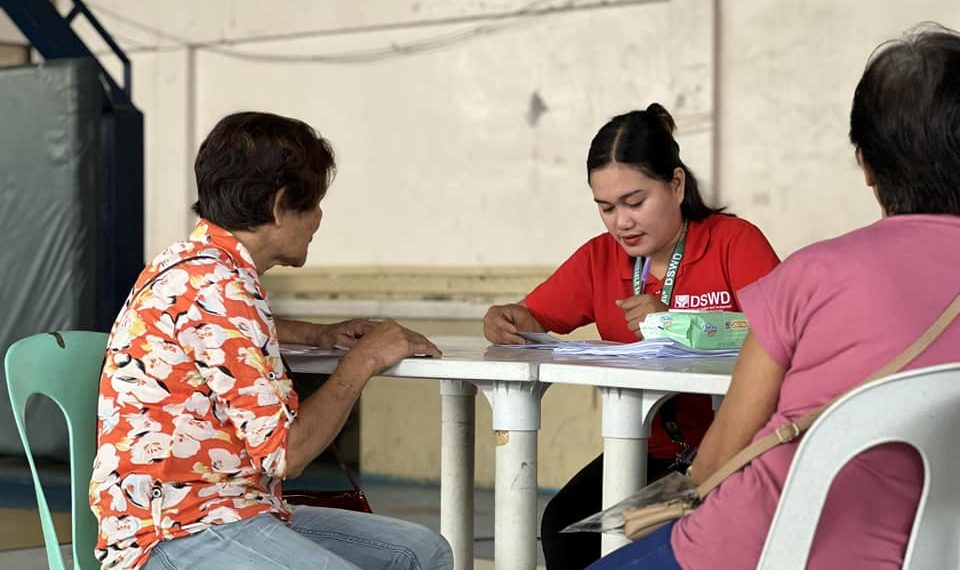 DSWD, mamahagi ng ayuda sa 2nd batch ng mga rice retailers sa Romblon