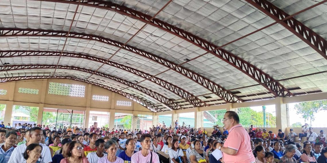 Hog raisers na naapektuhan ng ASF sa Sibuyan, tumanggap ng ayuda