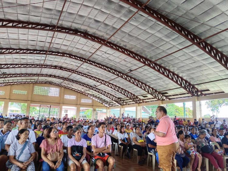 Hog raisers na naapektuhan ng ASF sa Sibuyan, tumanggap ng ayuda