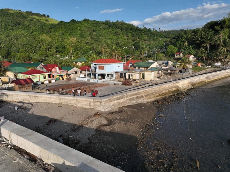 DPWH completes P20-M seawall project in Concepcion