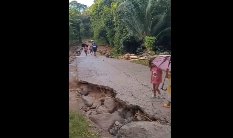 Kalsada sa San Fernando, nasira ng baha nitong weekend