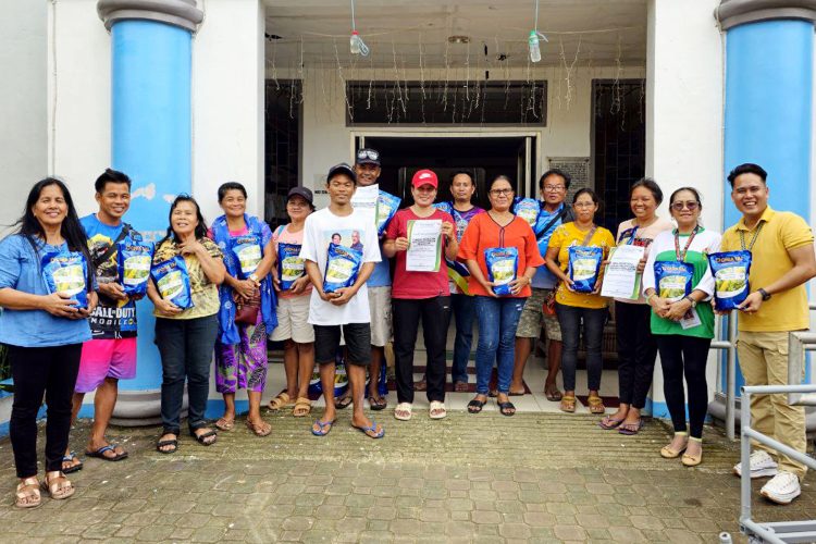 Ferrol farmers gets P440K intervention from DA