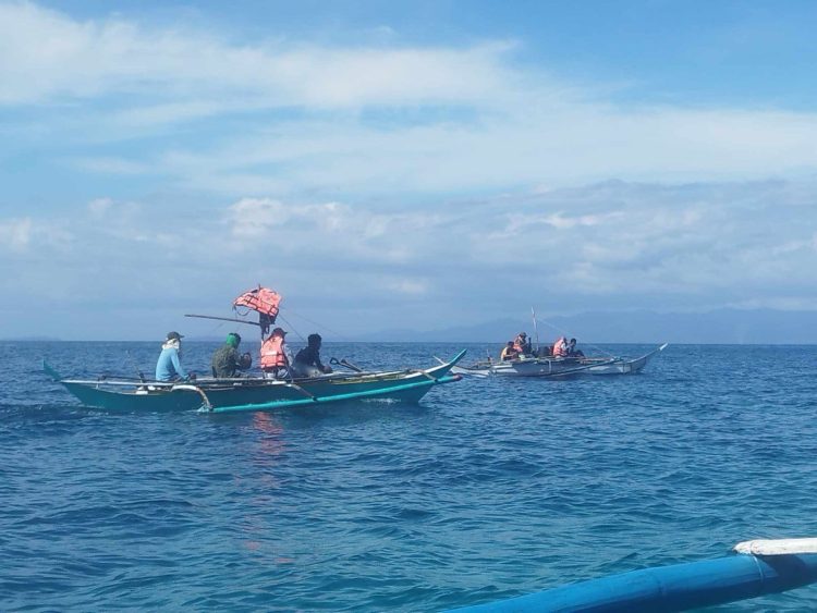 PCG, PNP Maritime Group, inaresto ang walong iligal na nangingisda sa Dos Hermanas Island, Banton